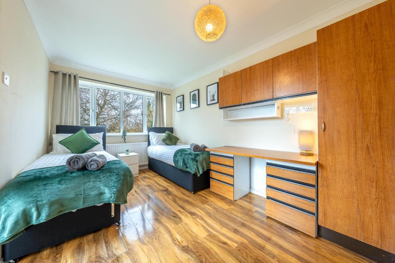 Pierocks Carver Entire House, Hot Tub & Wifi High Wycombe Exteriér fotografie