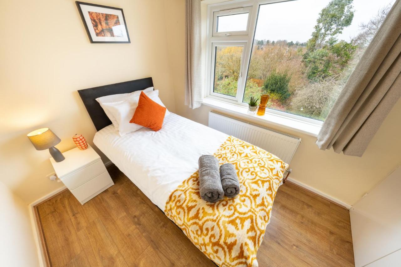 Pierocks Carver Entire House, Hot Tub & Wifi High Wycombe Exteriér fotografie
