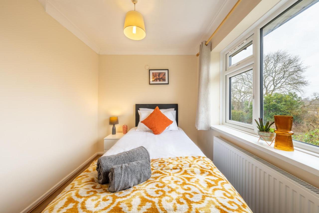 Pierocks Carver Entire House, Hot Tub & Wifi High Wycombe Exteriér fotografie